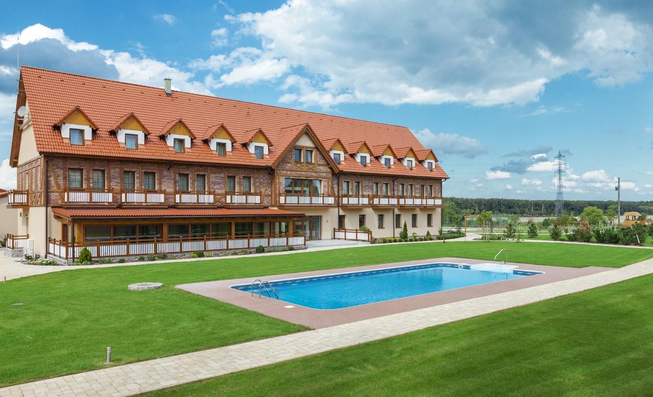 Malvazia Hotel Prievaly Екстериор снимка
