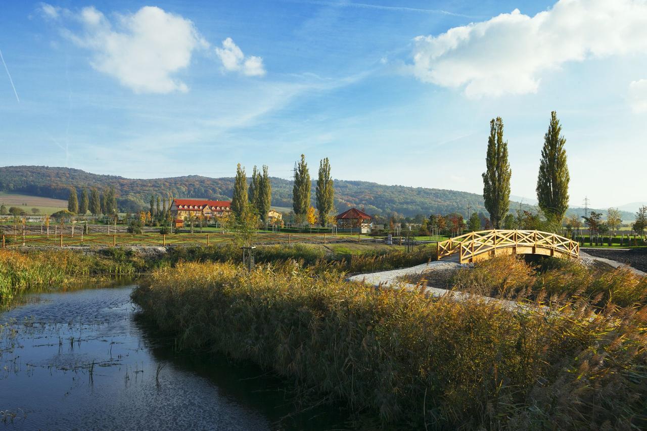 Malvazia Hotel Prievaly Екстериор снимка
