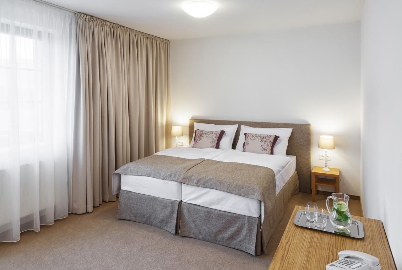Malvazia Hotel Prievaly Екстериор снимка